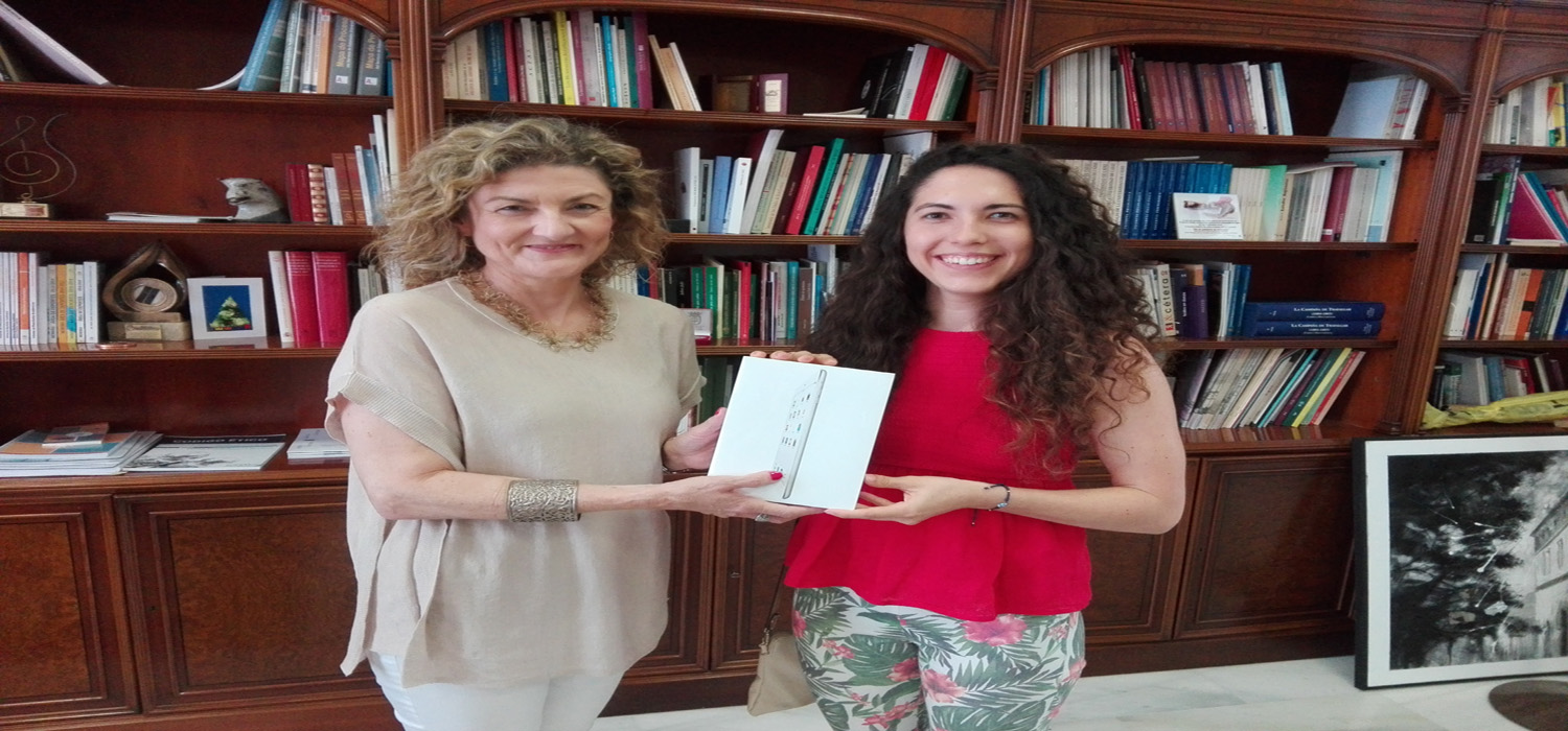 El Servicio de Extensión Universitaria entrega el premio de su Proyecto Opina