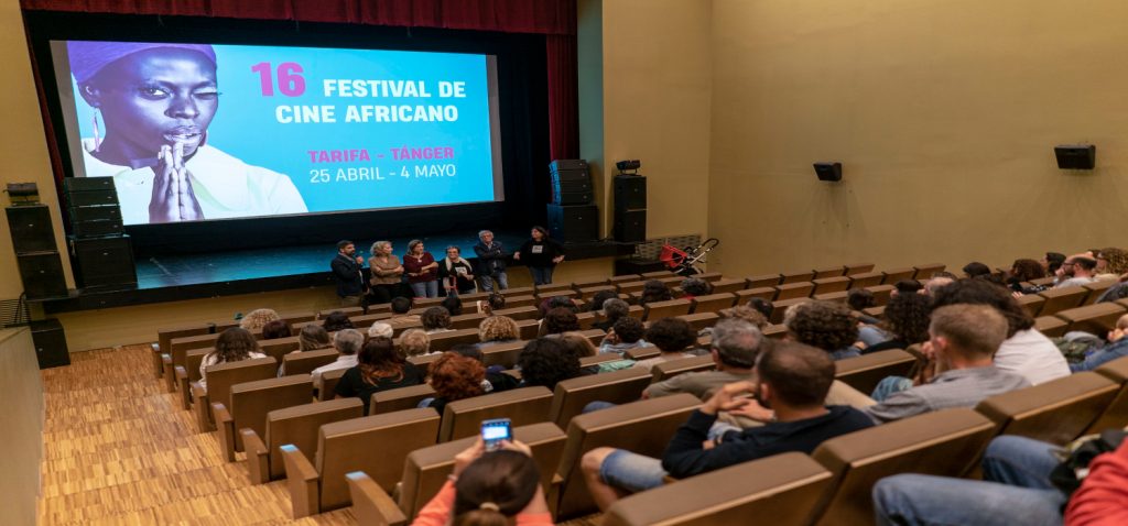 El Servicio de Extensión Universitaria del Vicerrectorado de Cultura de la Universidad de Cádiz a través de la Escuela de Cine de la UCA y Cine en Red, colabora en dos actividades formativas del 19º Festival de Cine Africano de Tarifa 2022