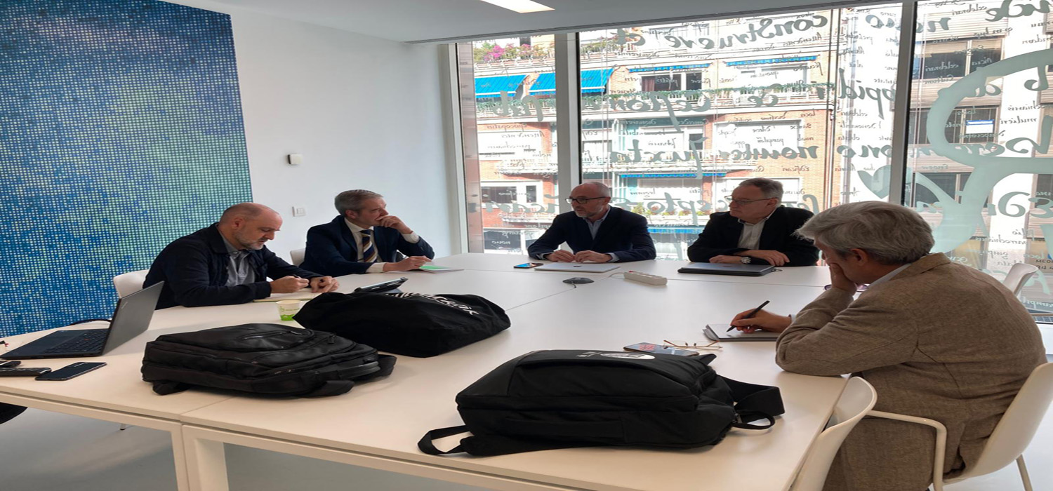Una representación del Observatorio Atalaya de la Universidad de Cádiz se reúne con cargos políticos y técnicos del Observatorio Vasco de la Cultura