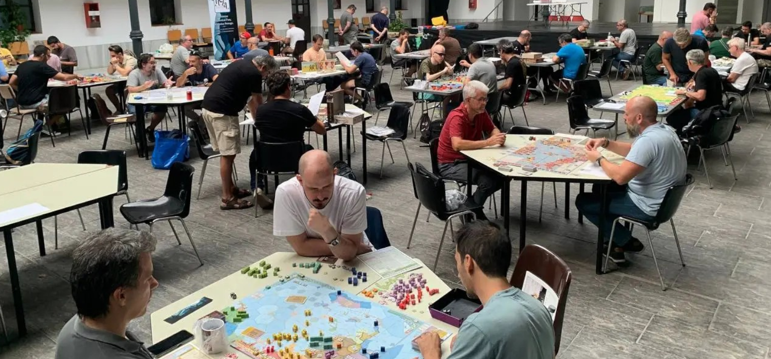 El servicio de Extensión Universitaria del Vicerrectorado de Sostenibilidad y Cultura de la UCA colabora con las ‘V Jornadas Pax Lúdica: Wargames y juegos de mesa’ en Cádiz