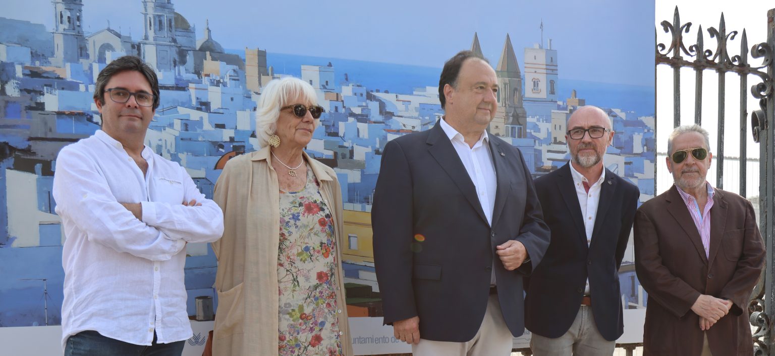 La UCA homenajea sus cursos de verano con una exposición en la reja del muelle