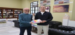 El vicerrector de Sostenibilidad y Cultura, Gonzalo Sánchez Gardey, hizo entrega del premio del P...